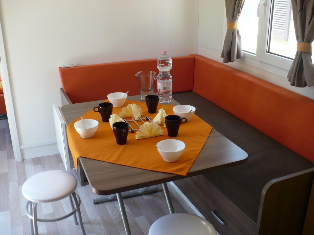 Victoria Mobilehome In Solaris Fkk Naturist Camping Resort Poreč Exteriör bild