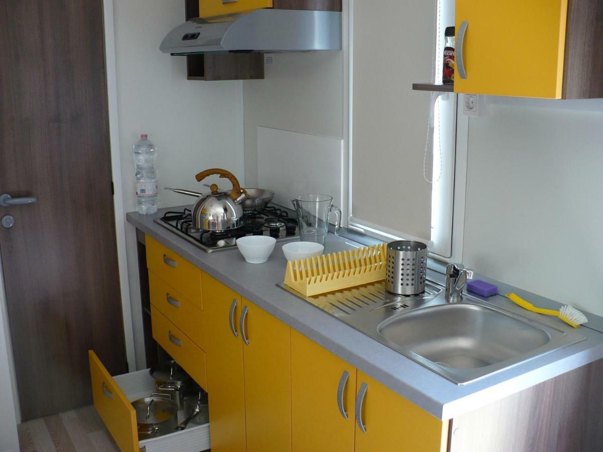Victoria Mobilehome In Solaris Fkk Naturist Camping Resort Poreč Exteriör bild